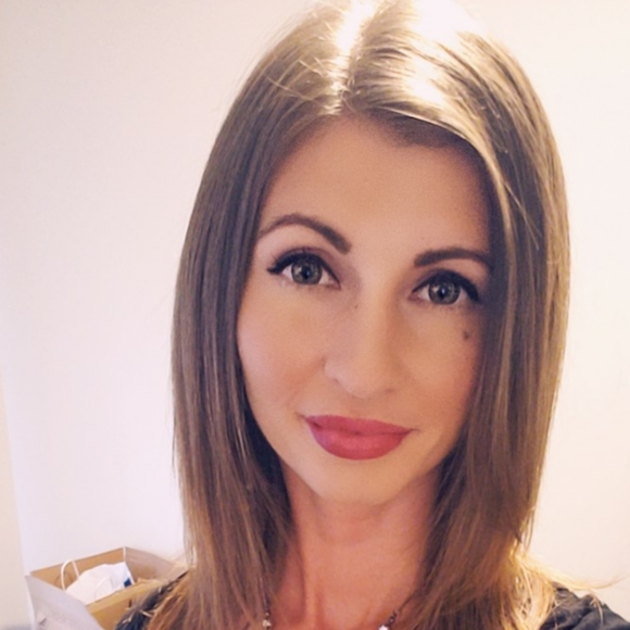 Meet your Posher, Jessica - Picture 2 of 2